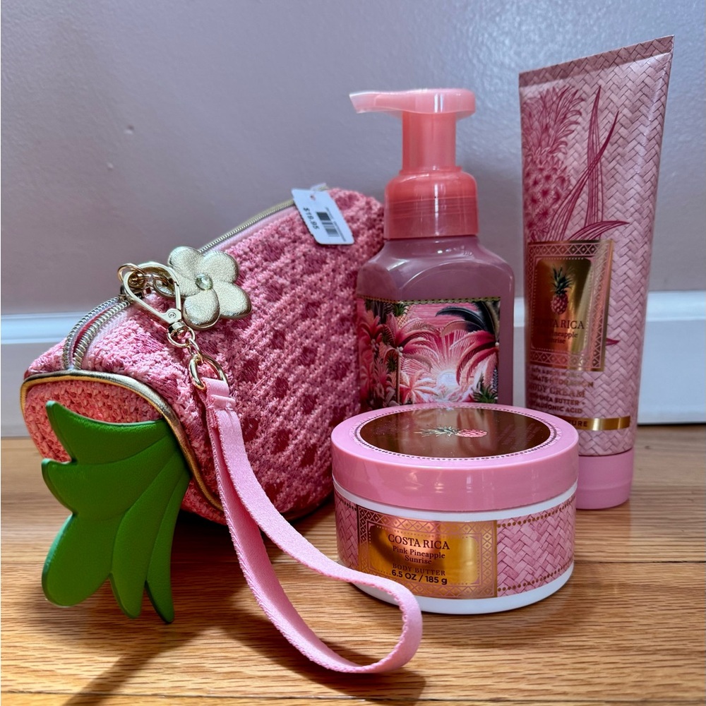 Bath & Body Works Pink Costa Rica Curated 4Piece Collection Set. Green and Pink